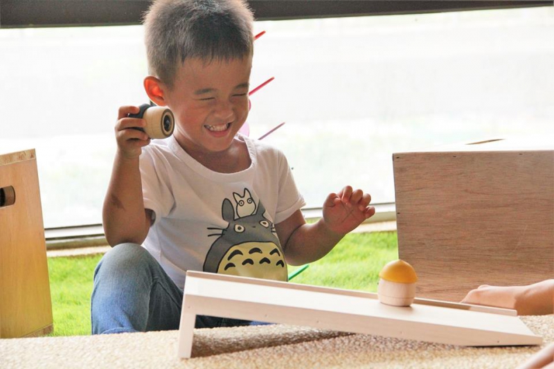 日本原木玩具照片